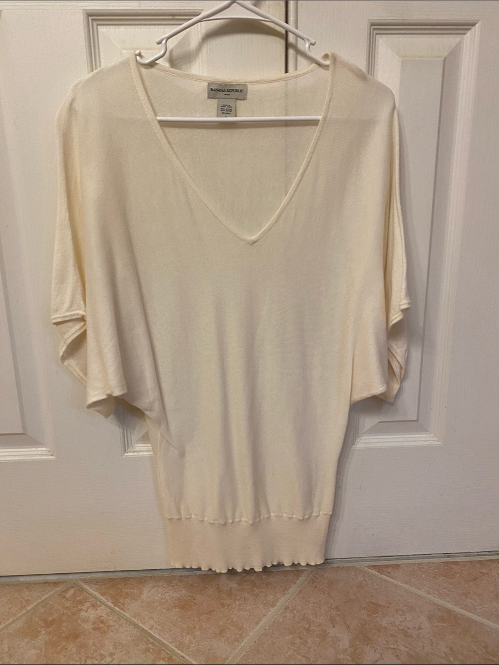 Banana Republic Women's Cream V-Neck Dolman Sweater